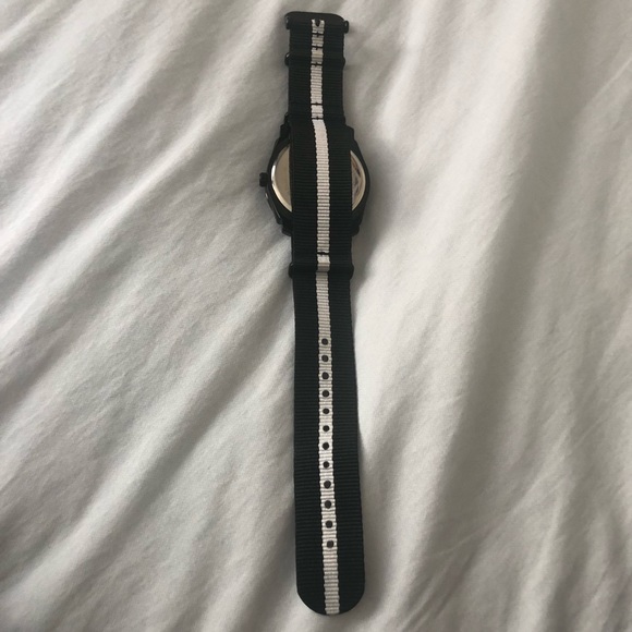 Express Marketplace Watch - Picture 3 of 6